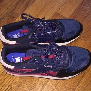 Men’s Reebok classic sneakers- navy with Maroon